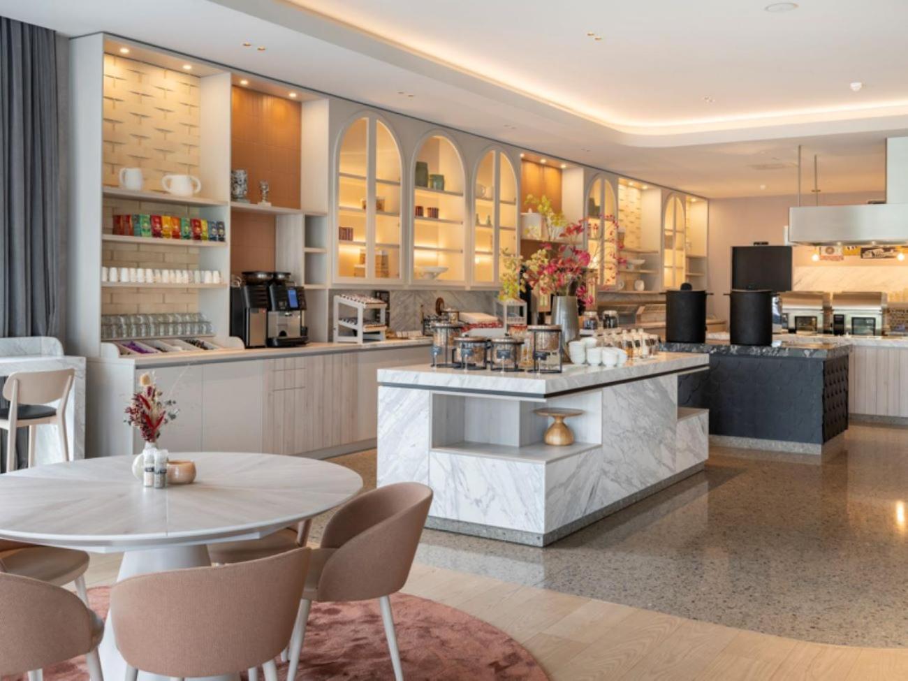 Van Der Valk Hotel Deventer Bagian luar foto