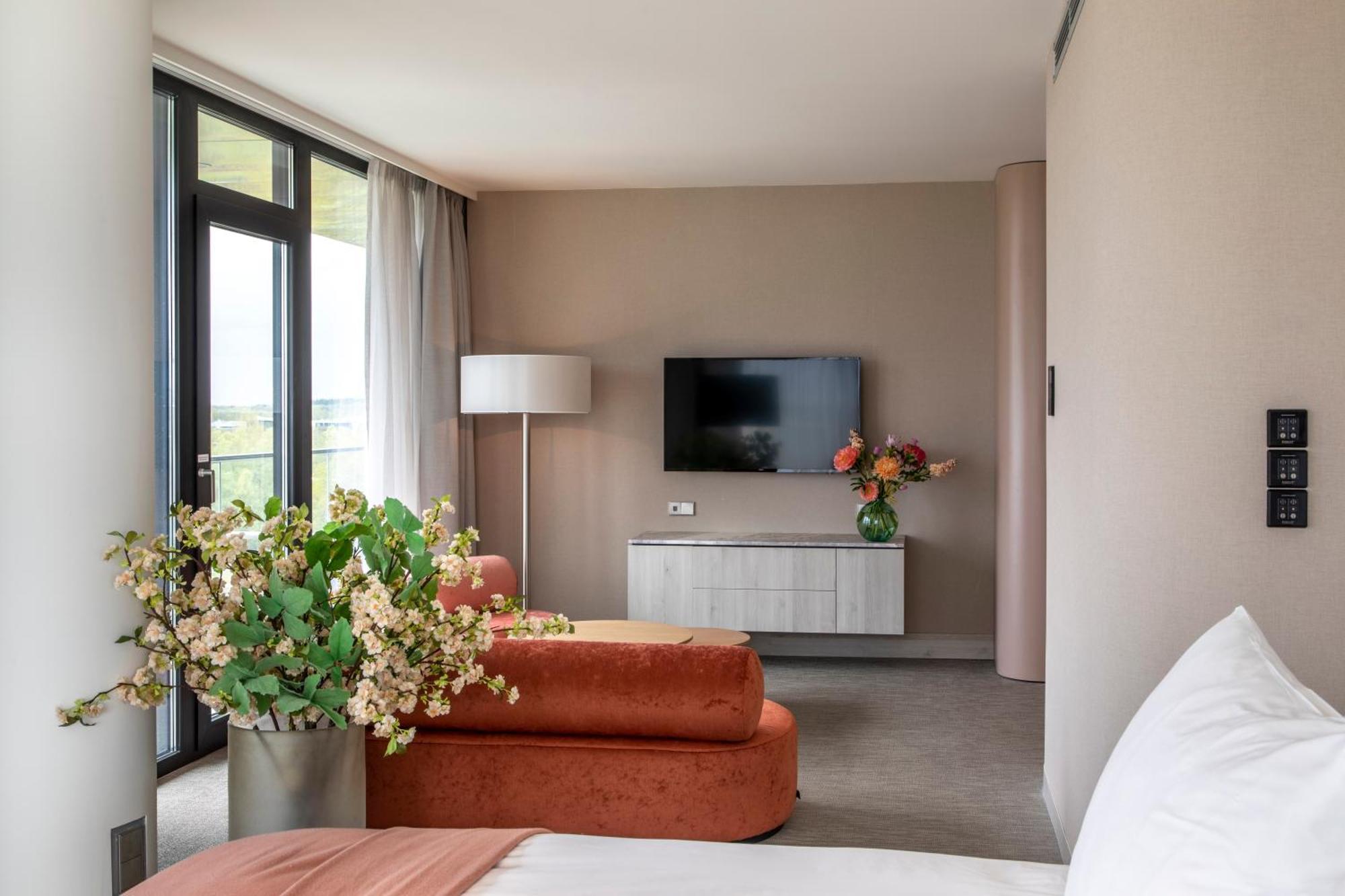 Van Der Valk Hotel Deventer Bagian luar foto