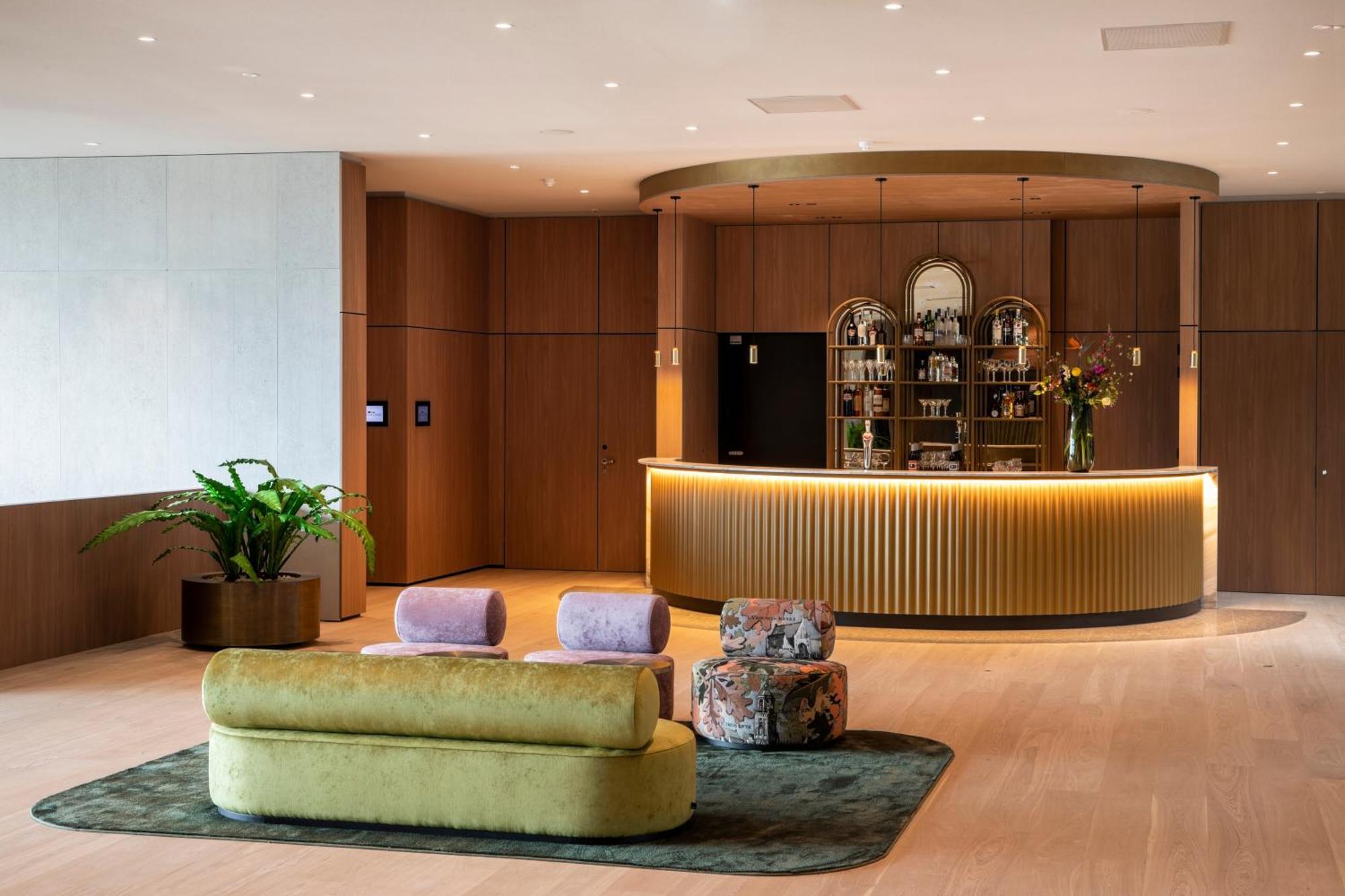 Van Der Valk Hotel Deventer Bagian luar foto