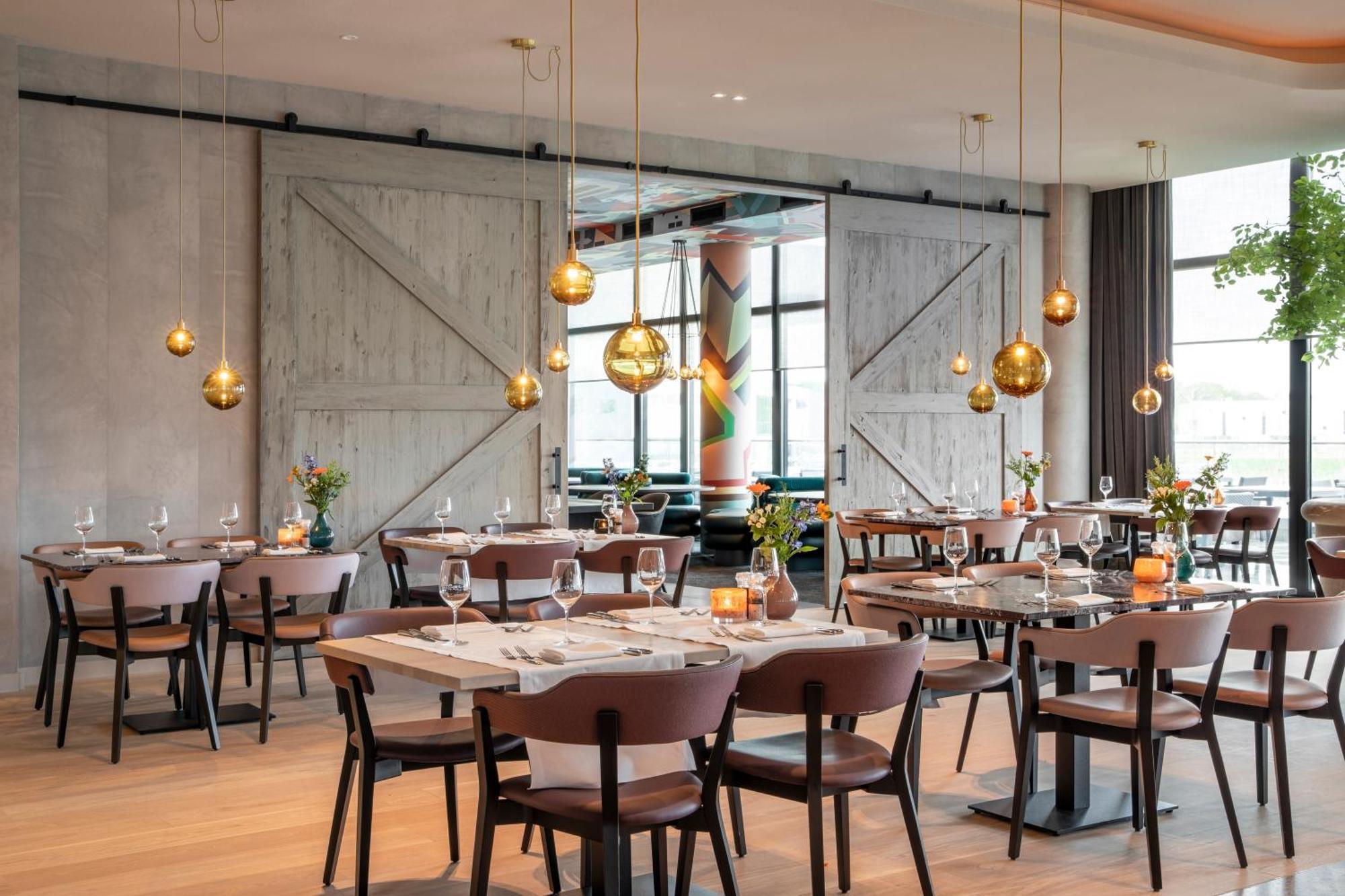 Van Der Valk Hotel Deventer Bagian luar foto