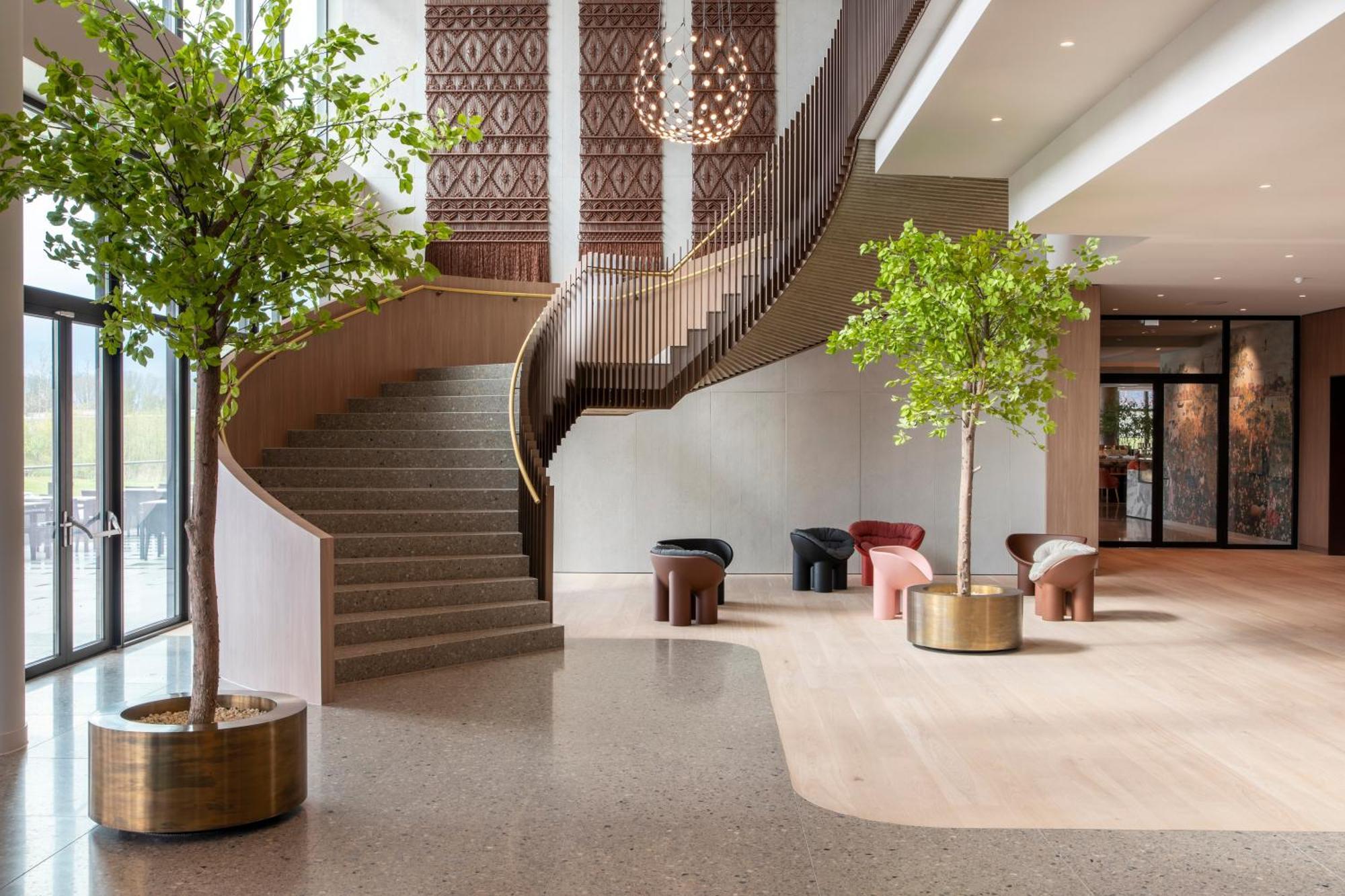 Van Der Valk Hotel Deventer Bagian luar foto